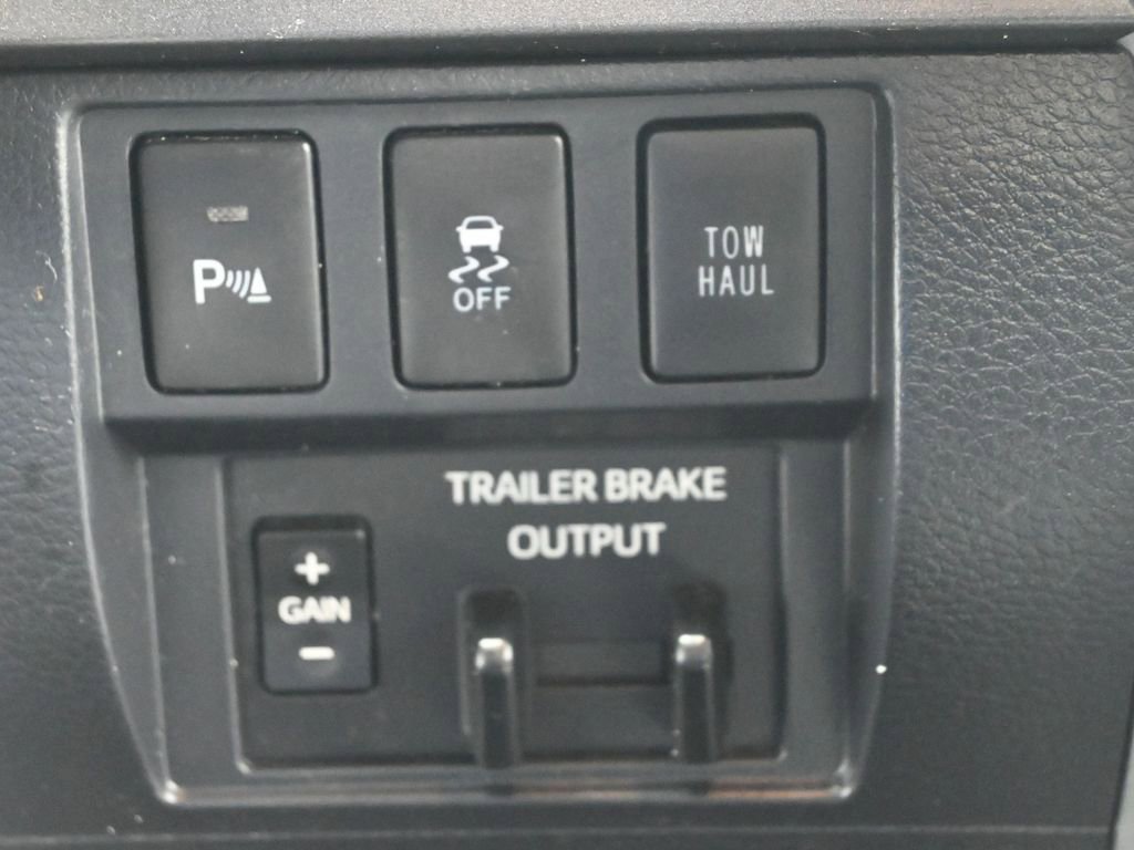 Used 2018 Toyota Tundra SR5 w/ TRD Off Road Package image 16