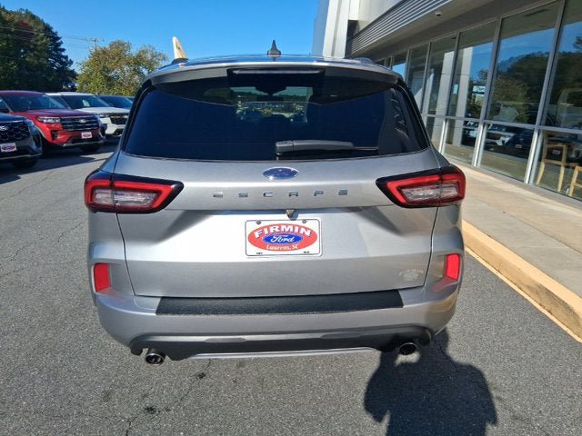 Certified 2024 Ford Escape ST-Line w/ Cold Weather Package FWD image 7