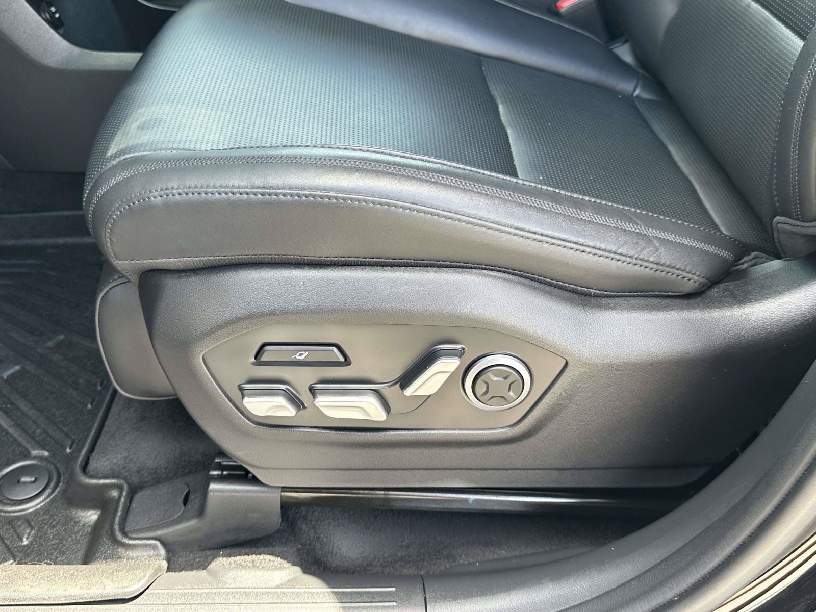 Used 2024 Hyundai Santa Fe Calligraphy AWD/4WD image 17