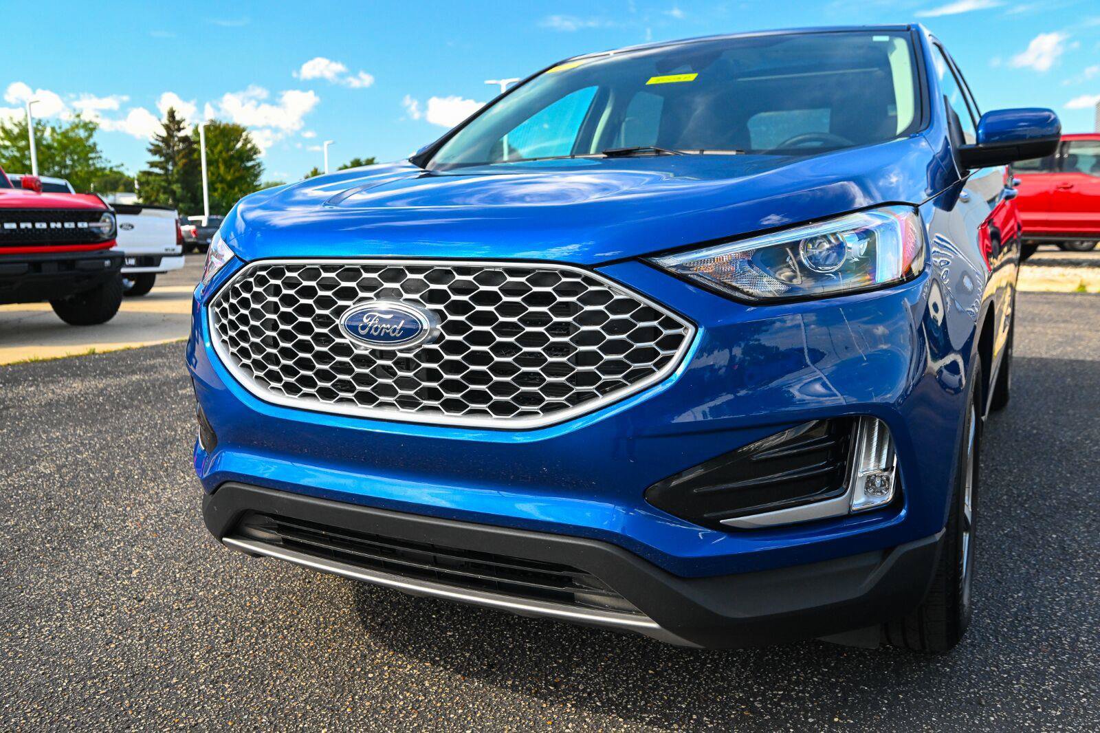 Certified 2024 Ford Edge SEL w/ Convenience Package AWD/4WD image 11