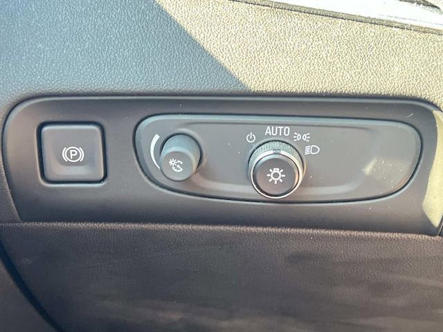 Used 2019 Buick Enclave Essence AWD/4WD image 33