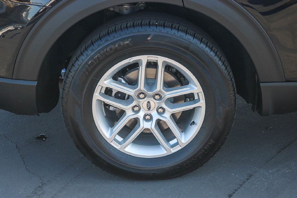 Certified 2025 Ford Explorer Active AWD/4WD image 11