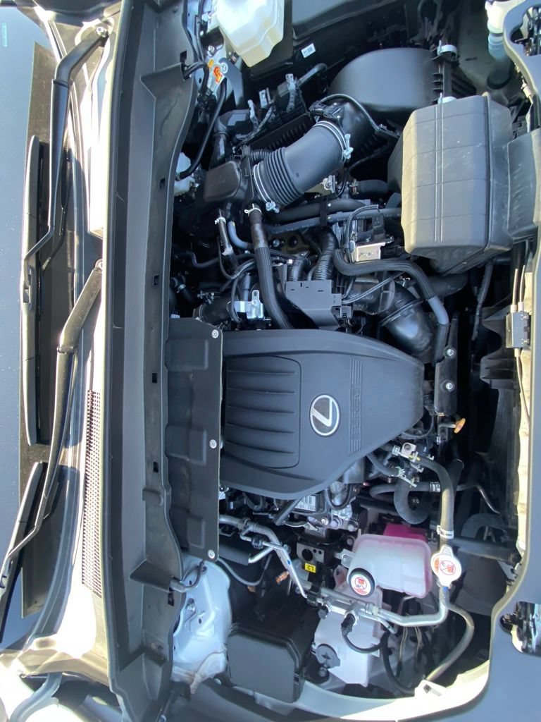 Used 2025 Lexus TX 500h AWD w/ Technology Package image 31