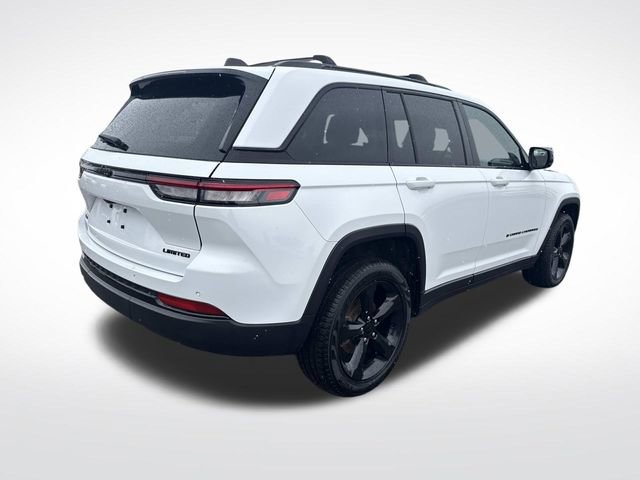 Used 2023 Jeep Grand Cherokee Limited w/ Black Appearance Package AWD/4WD image 9