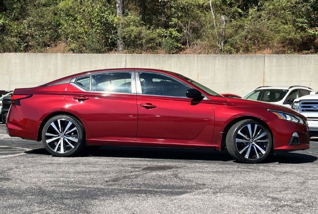 Used 2020 Nissan Altima 2.5 SR FWD image 2