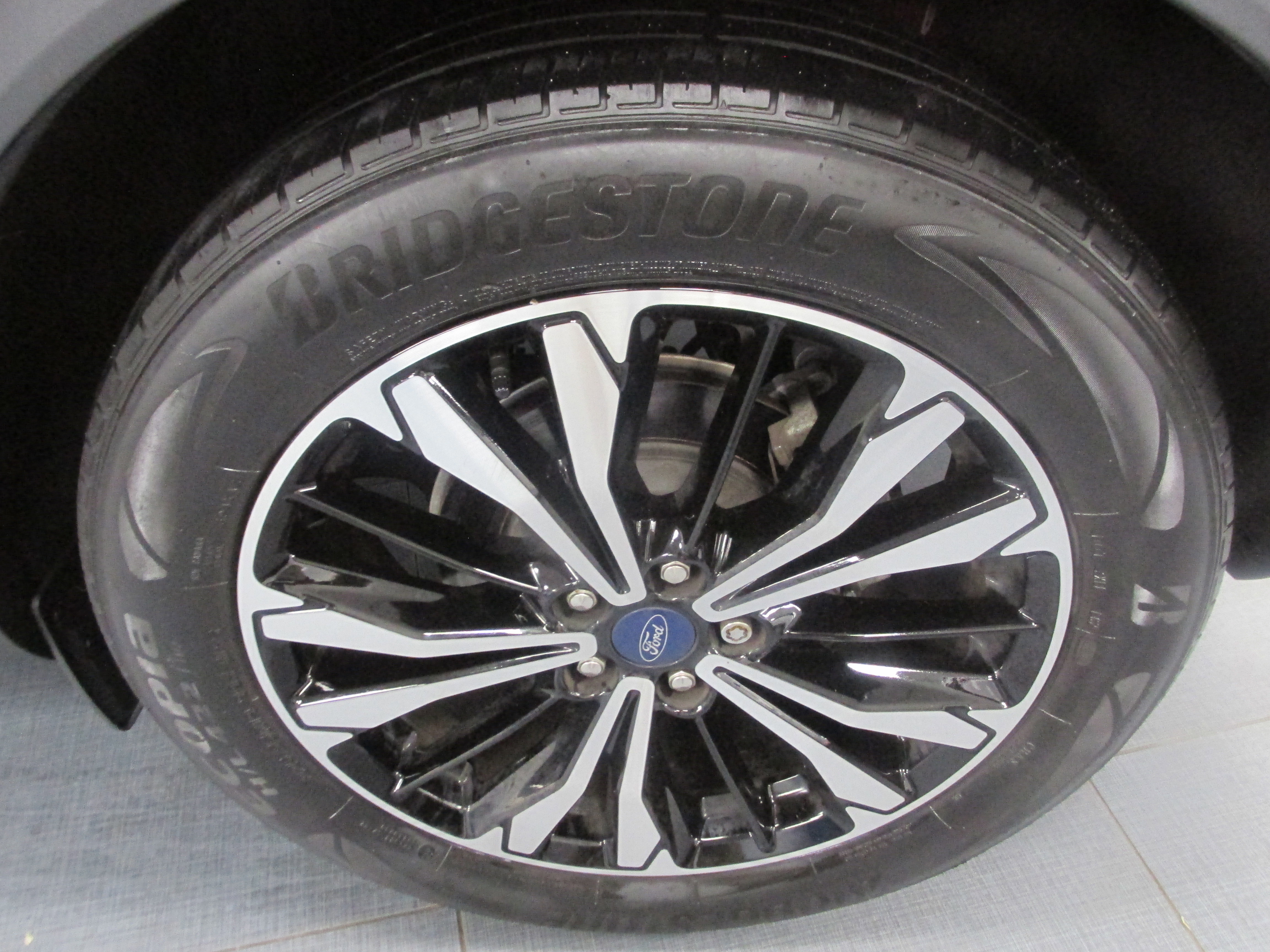 Certified 2021 Ford Escape SE w/ SE Sport Appearance Package image 13