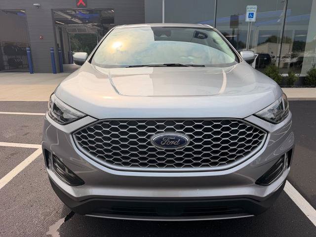 Certified 2023 Ford Edge SEL w/ Convenience Package AWD/4WD image 15