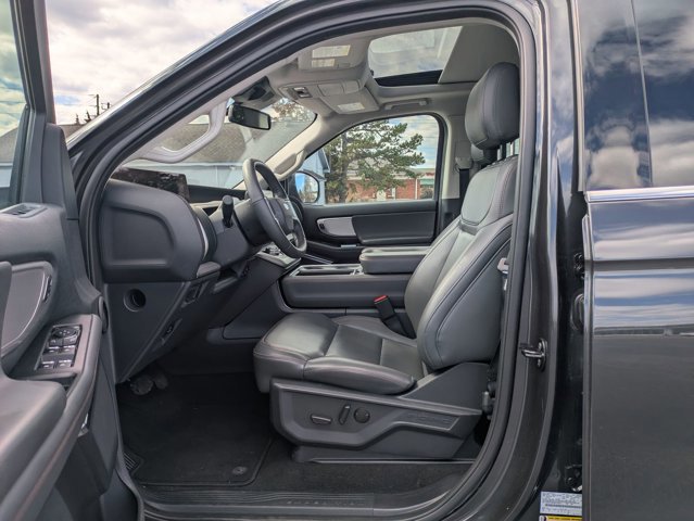Certified 2025 Ford Expedition Active image 16