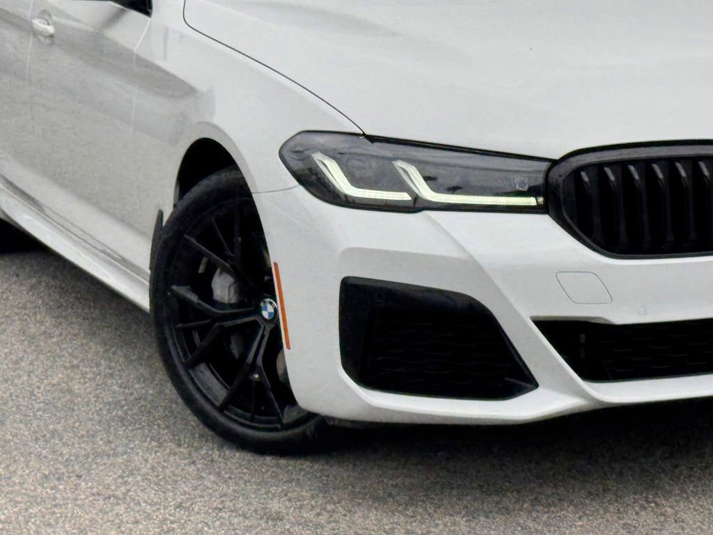 Used 2021 BMW 540i w/ M Sport Package RWD image 4