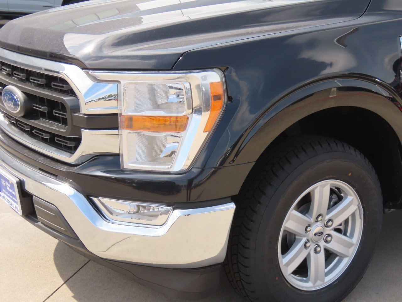 Certified 2022 Ford F150 XLT RWD image 3