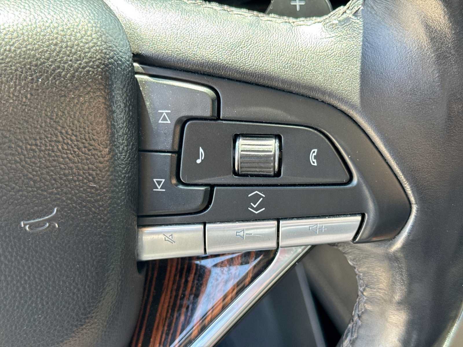 Used 2023 Cadillac Escalade ESV Premium Luxury AWD/4WD image 19
