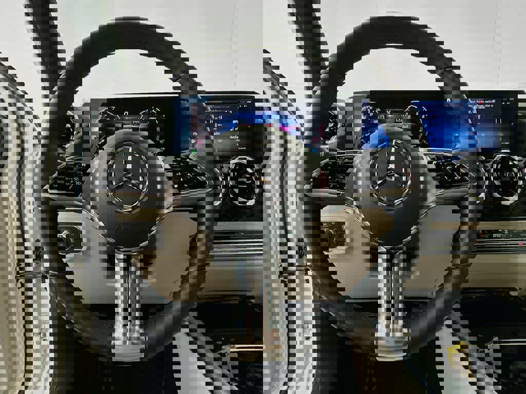 Used 2025 Mercedes-Benz GLA 250 4MATIC image 19