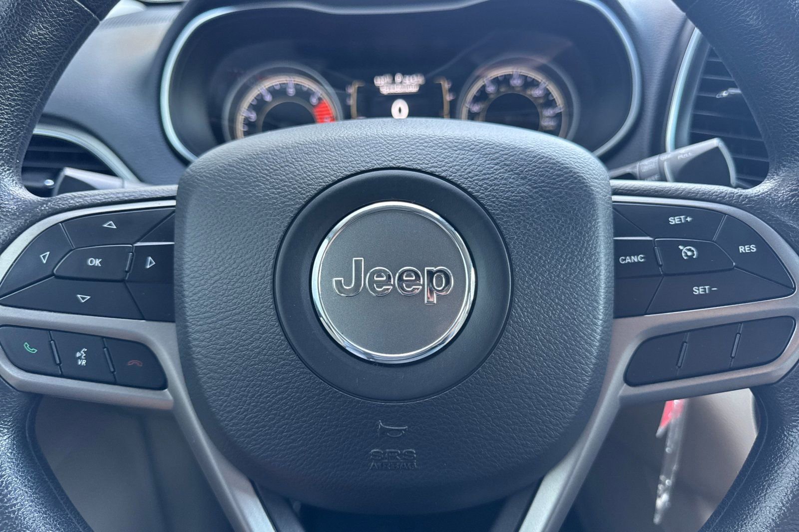 Used 2020 Jeep Cherokee Latitude AWD/4WD image 25