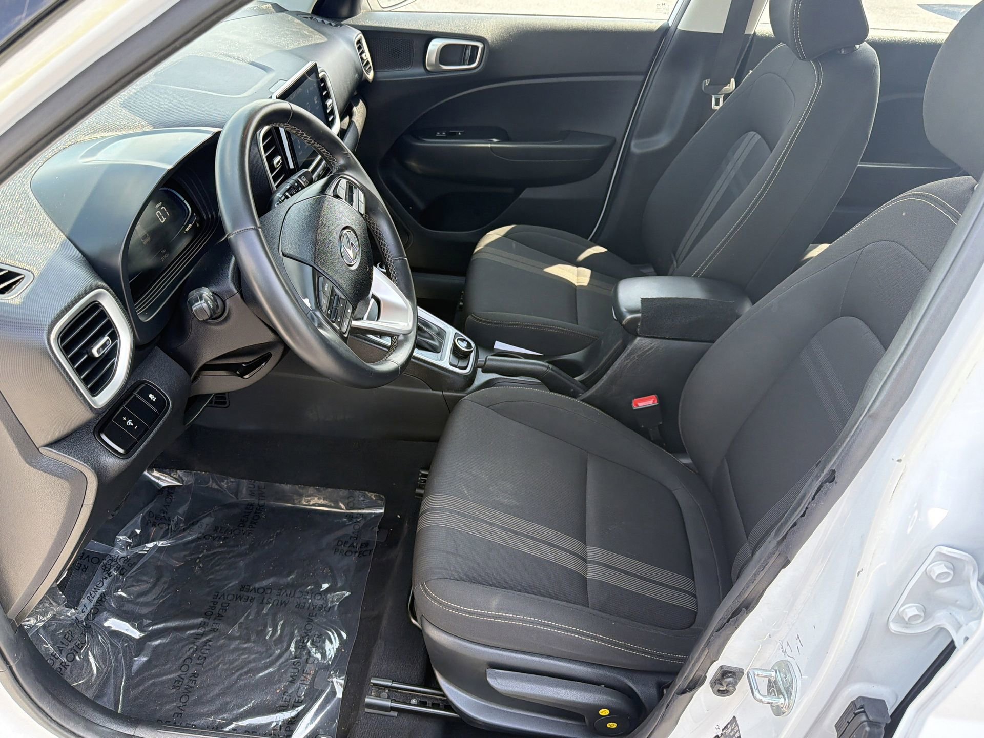 Used 2023 Hyundai Venue SEL FWD image 19