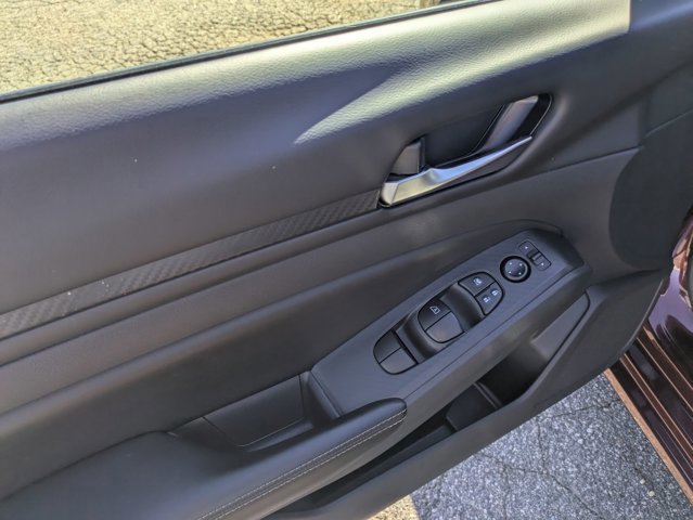 Used 2024 Nissan Altima 2.5 SV image 12