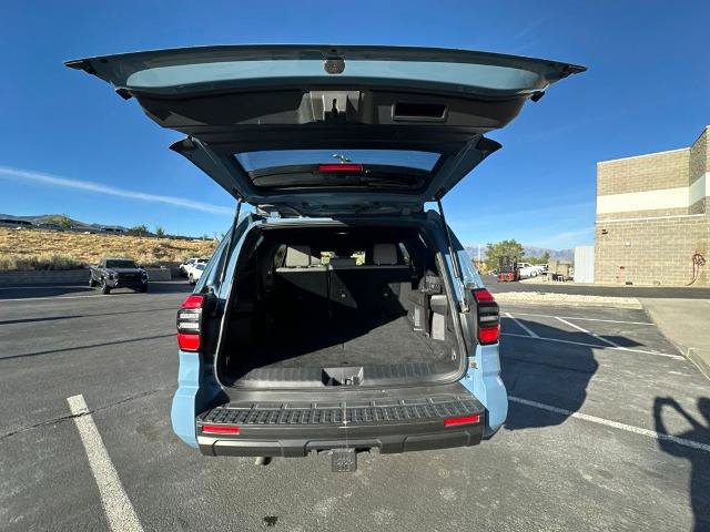 Used 2025 Toyota 4Runner SR5 AWD/4WD image 33