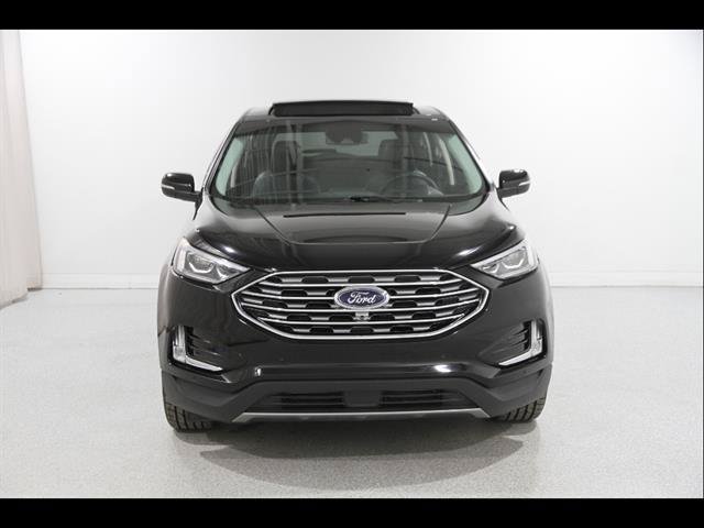 Certified 2022 Ford Edge Titanium w/ Equipment Group 301A AWD/4WD image 2