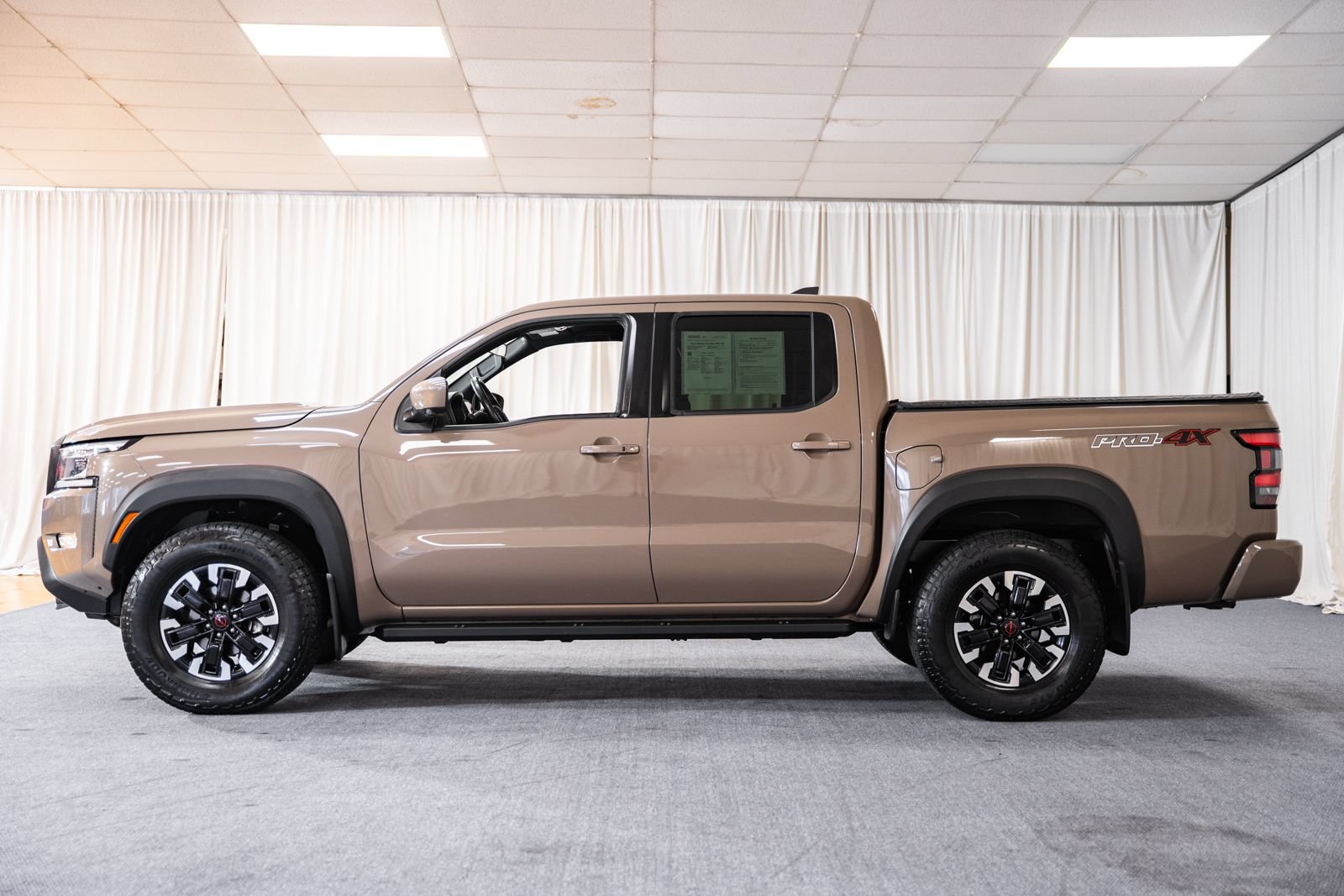 Used 2023 Nissan Frontier PRO-4X w/ Pro Convenience Package AWD/4WD image 5