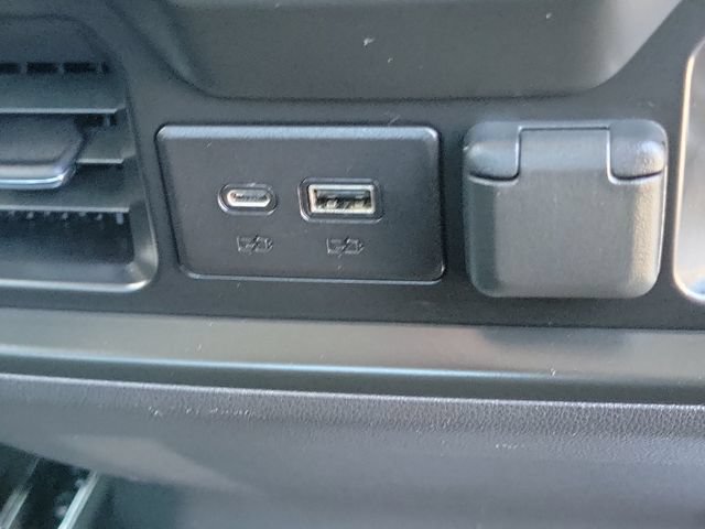 Used 2022 Chevrolet Silverado 1500 RST AWD/4WD image 23