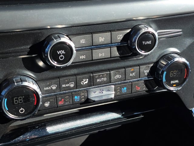 Certified 2021 Ford F150 Lariat w/ Equipment Group 502A High image 22