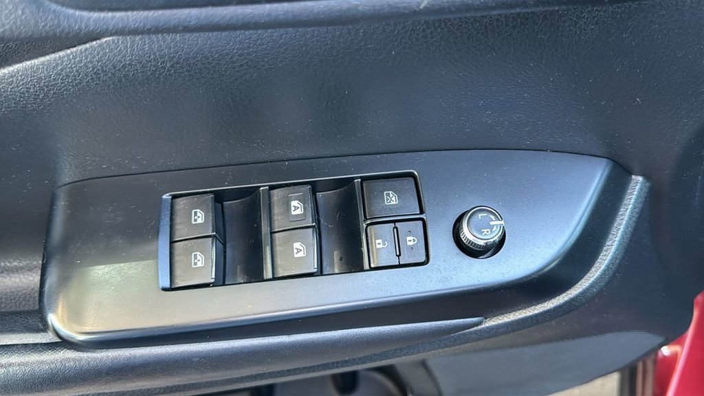 Used 2017 Toyota Highlander SE image 19