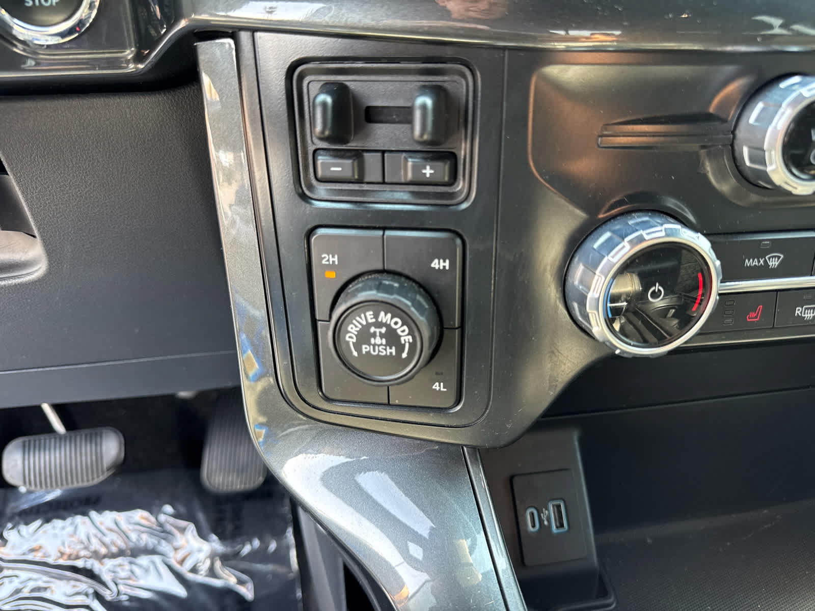 Certified 2022 Ford F150 Tremor w/ Equipment Group 401A Mid AWD/4WD image 37