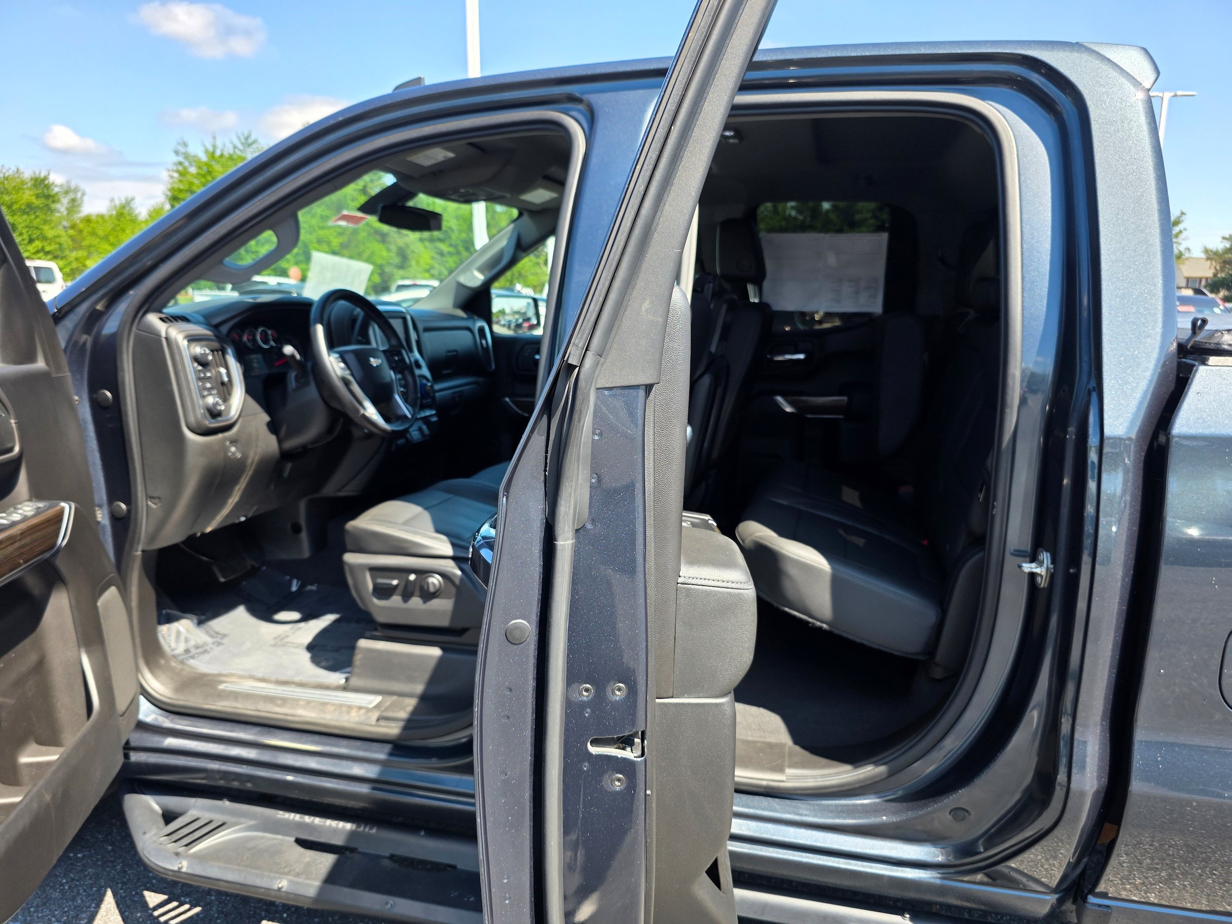 Used 2019 Chevrolet Silverado 1500 LT w/ All-Star Edition AWD/4WD image 10