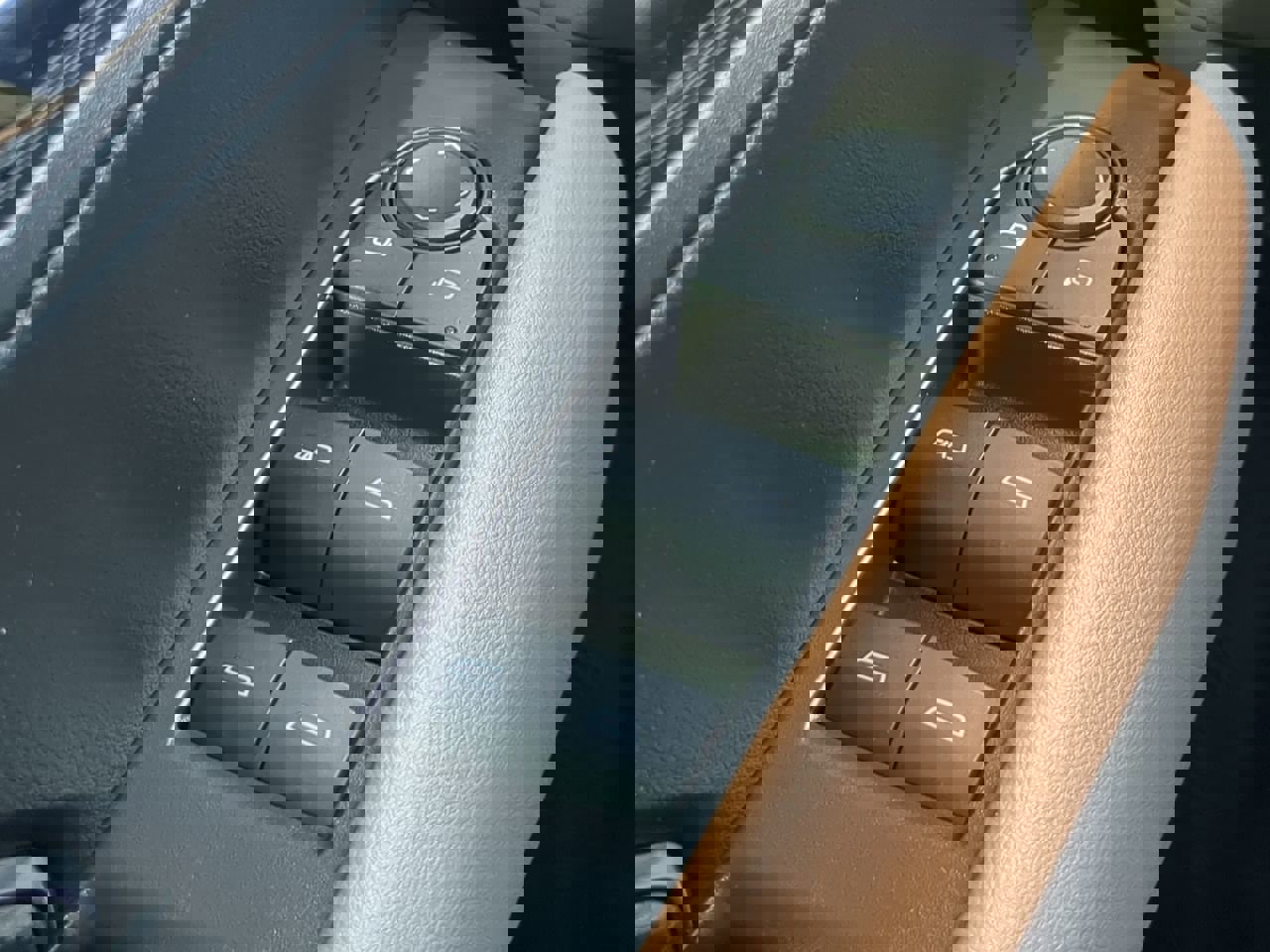 Used 2024 GMC Canyon AT4 w/ AT4 Premium Package image 23