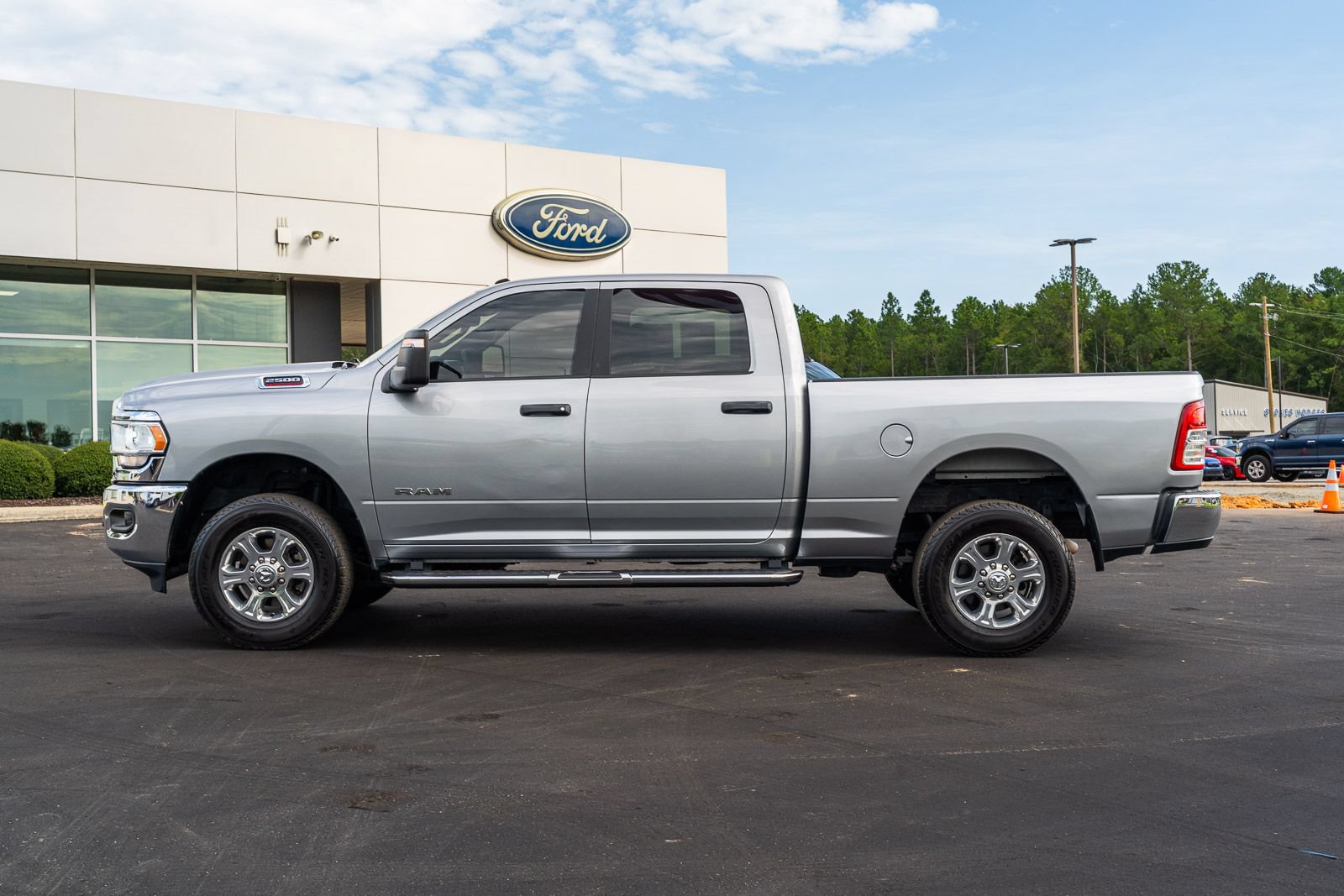 Used 2023 RAM 2500 Big Horn w/ Level 1 Equipment Group AWD/4WD image 4