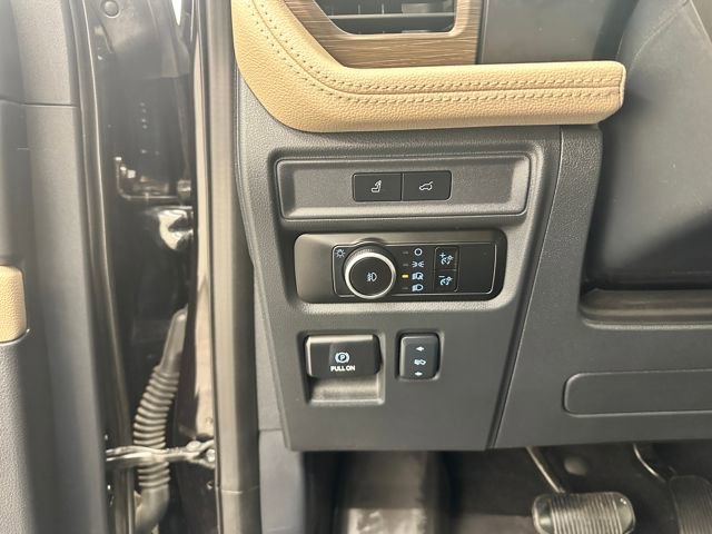 Certified 2024 Ford Expedition Limited image 40
