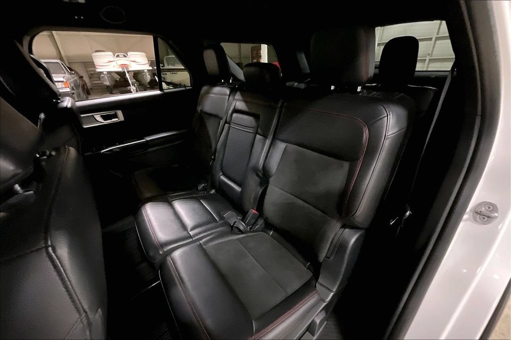 Certified 2023 Ford Explorer ST-Line AWD/4WD image 24