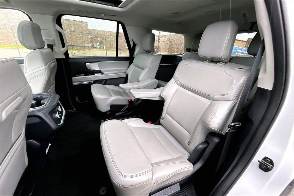Certified 2025 Ford Expedition Active AWD/4WD image 25