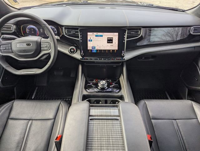 Used 2023 Jeep Wagoneer Series III w/ Preferred Equipment Group image 15