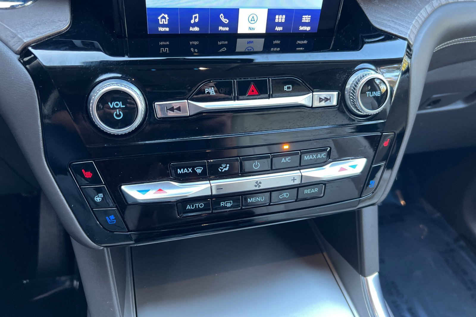 Certified 2022 Ford Explorer Platinum w/ Equipment Group 601A image 29