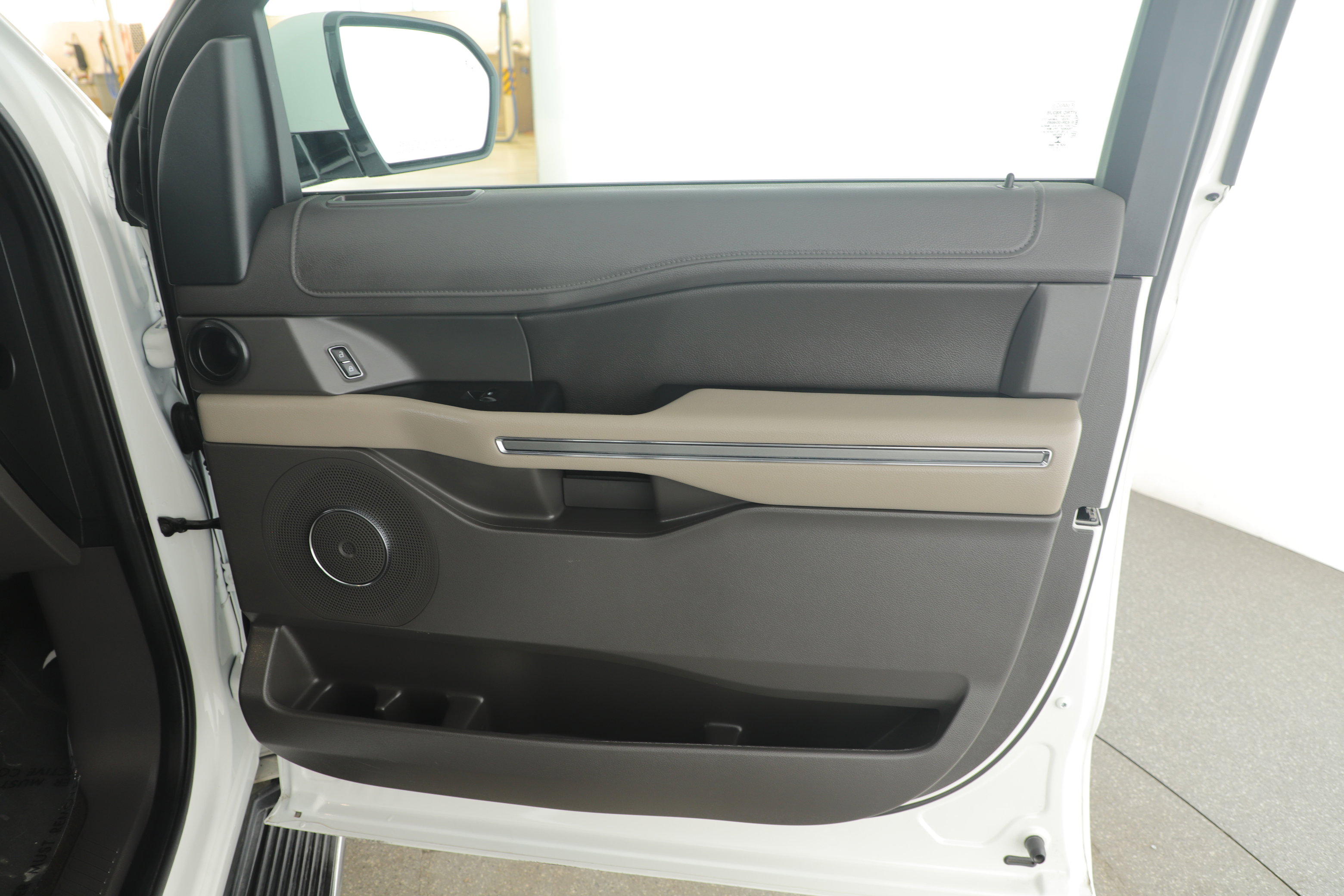 Certified 2021 Ford Expedition Max XLT image 15