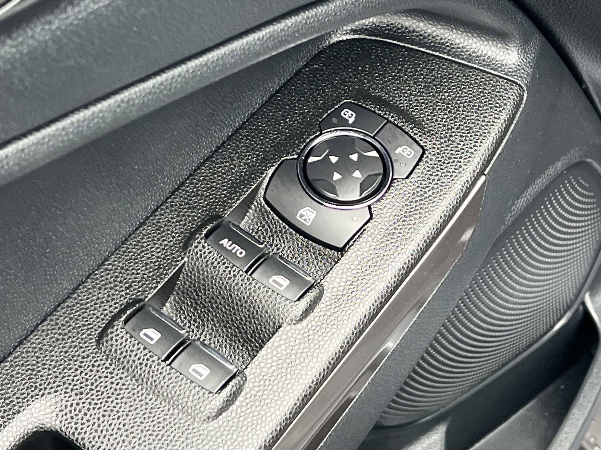 Certified 2021 Ford EcoSport SE image 20