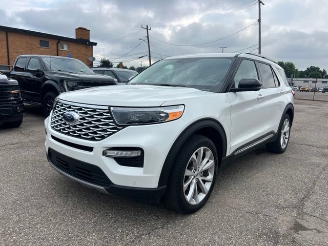 Certified 2023 Ford Explorer Platinum w/ Technology Package AWD/4WD image 32