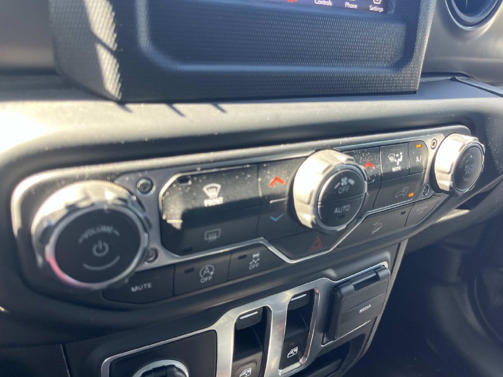 Used 2021 Jeep Wrangler Sport AWD/4WD image 35