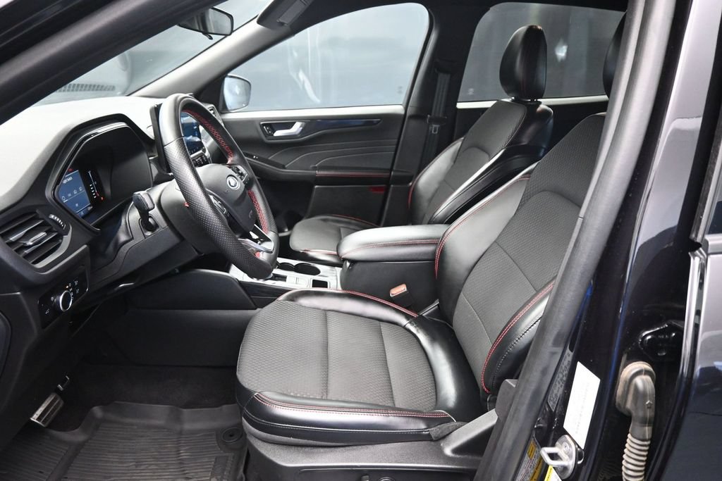 Certified 2023 Ford Escape ST-Line w/ Tech Pack #1 FWD image 9