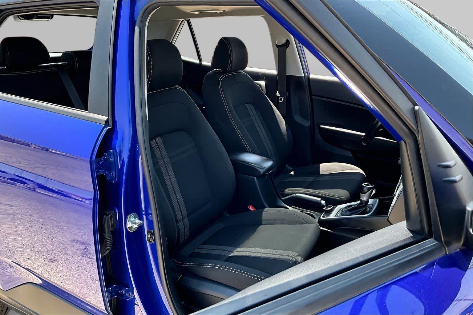 Used 2024 Hyundai Venue SEL FWD image 9