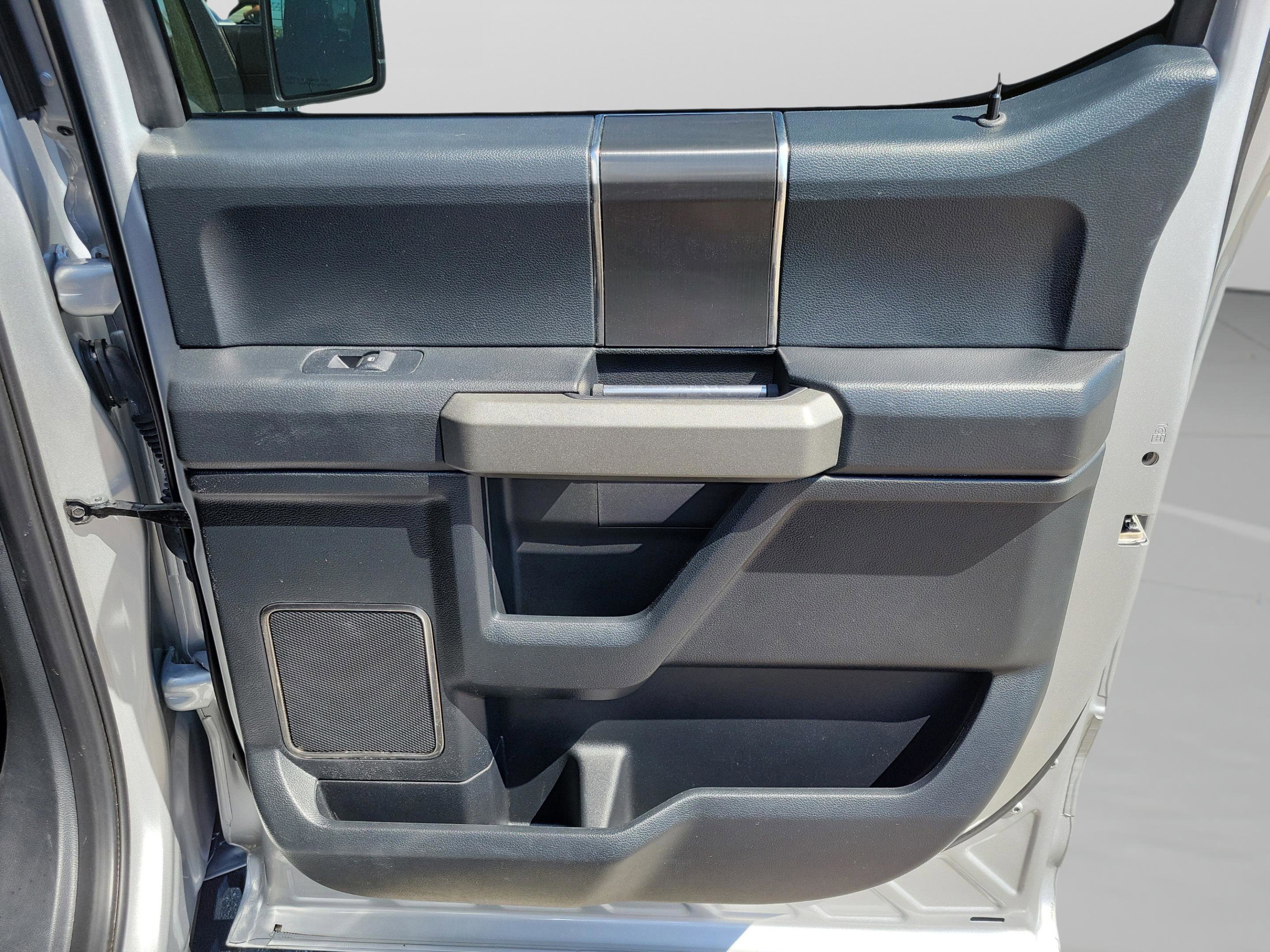 Certified 2019 Ford F150 Raptor w/ Equipment Group 802A Luxury image 26