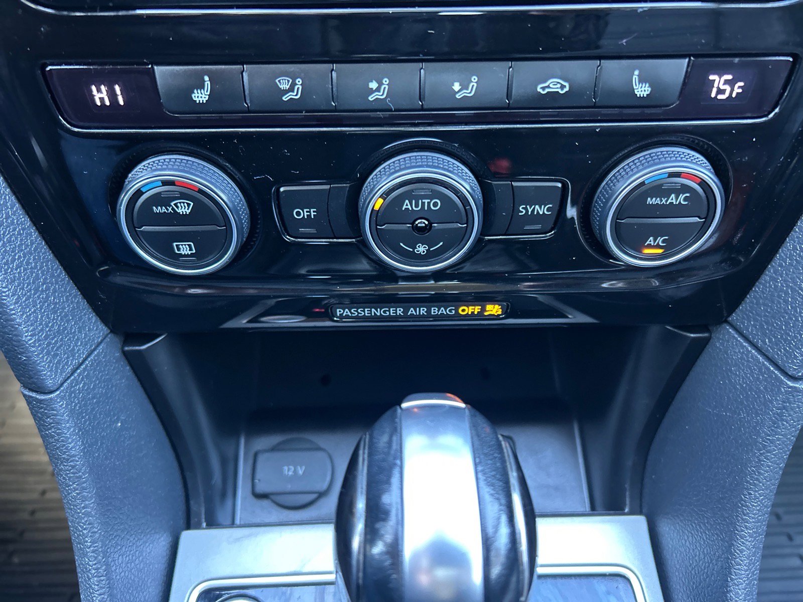 Used 2020 Volkswagen Passat 2.0T R-Line image 26