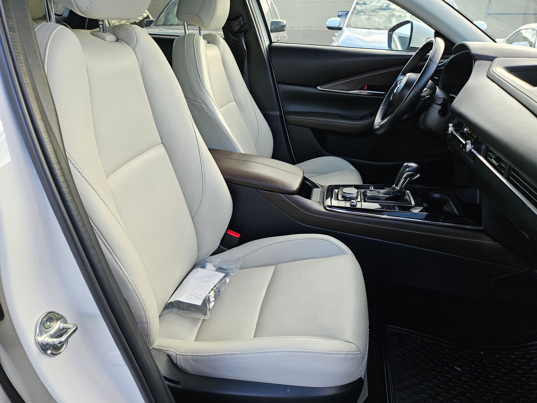 Used 2023 MAZDA CX-30 AWD 2.5 S w/ Premium Package image 34