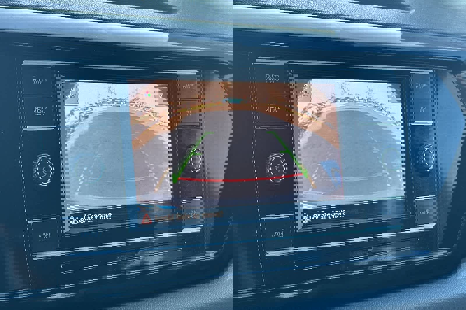 Used 2022 Volkswagen Taos S image 19