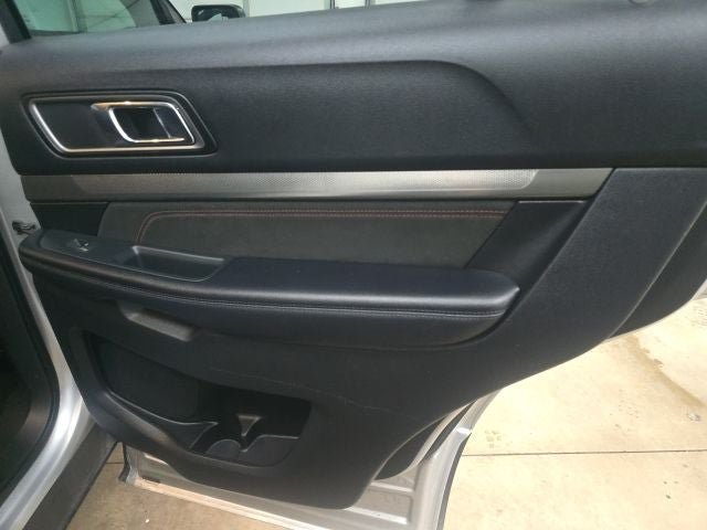 Certified 2018 Ford Explorer XLT w/ Equipment Group 202A FWD image 7