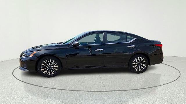 Used 2024 Nissan Altima 2.5 SV FWD image 5