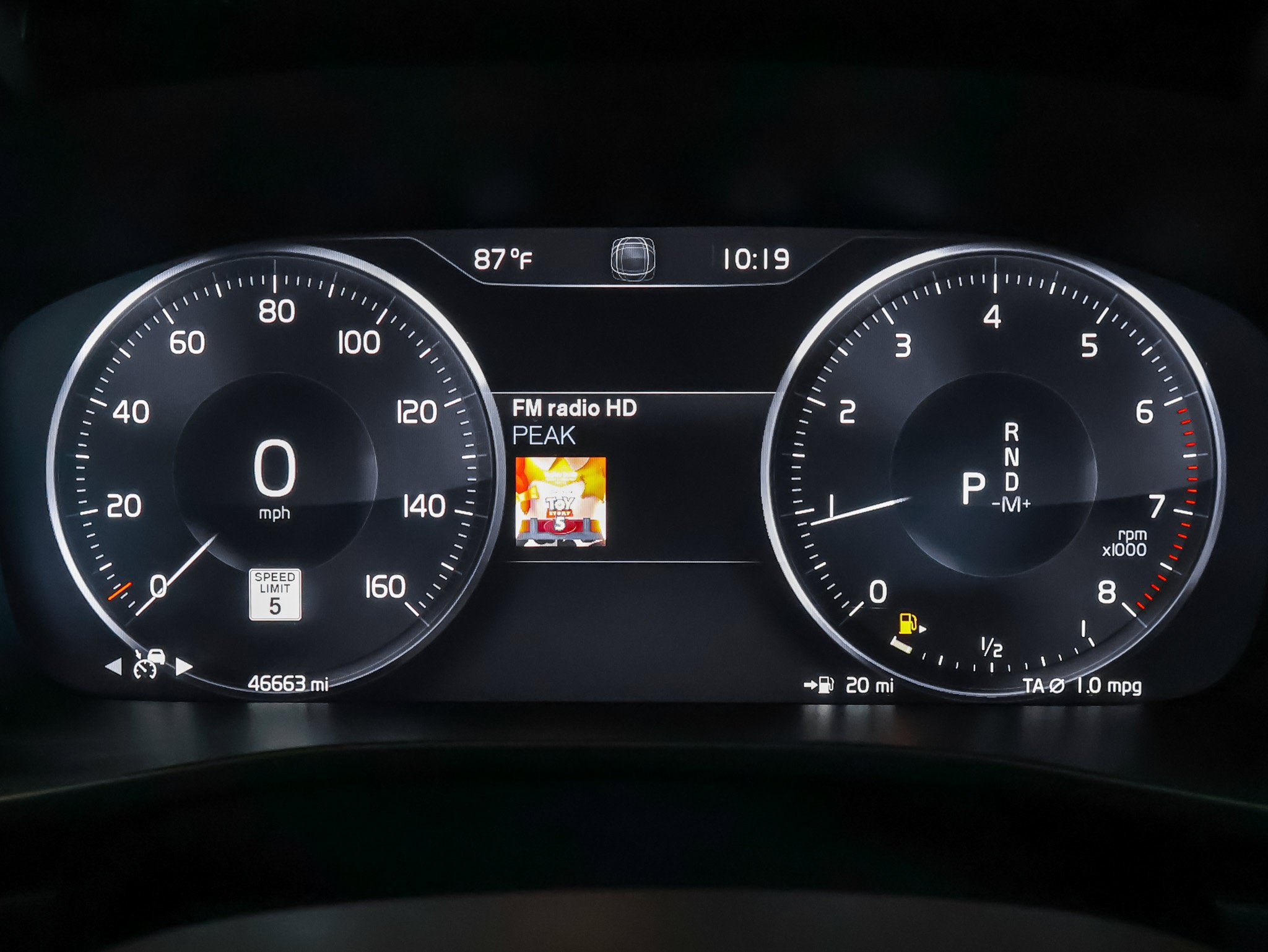 Used 2022 Volvo XC40 T5 R-Design AWD/4WD image 27
