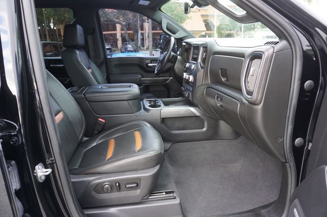 Used 2020 GMC Sierra 2500 AT4 w/ AT4 Premium Package AWD/4WD image 3