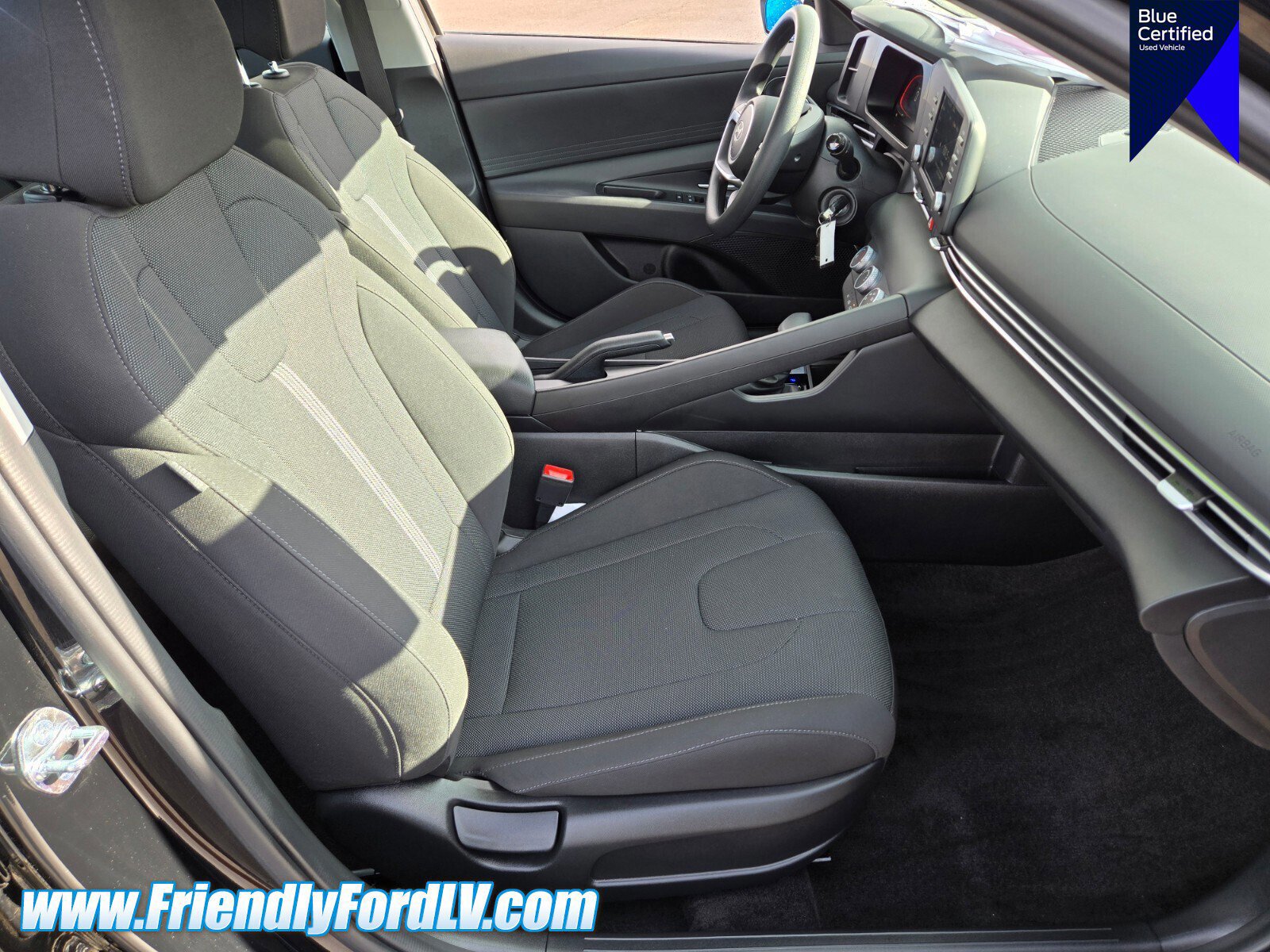 Used 2025 Hyundai Elantra SE image 16