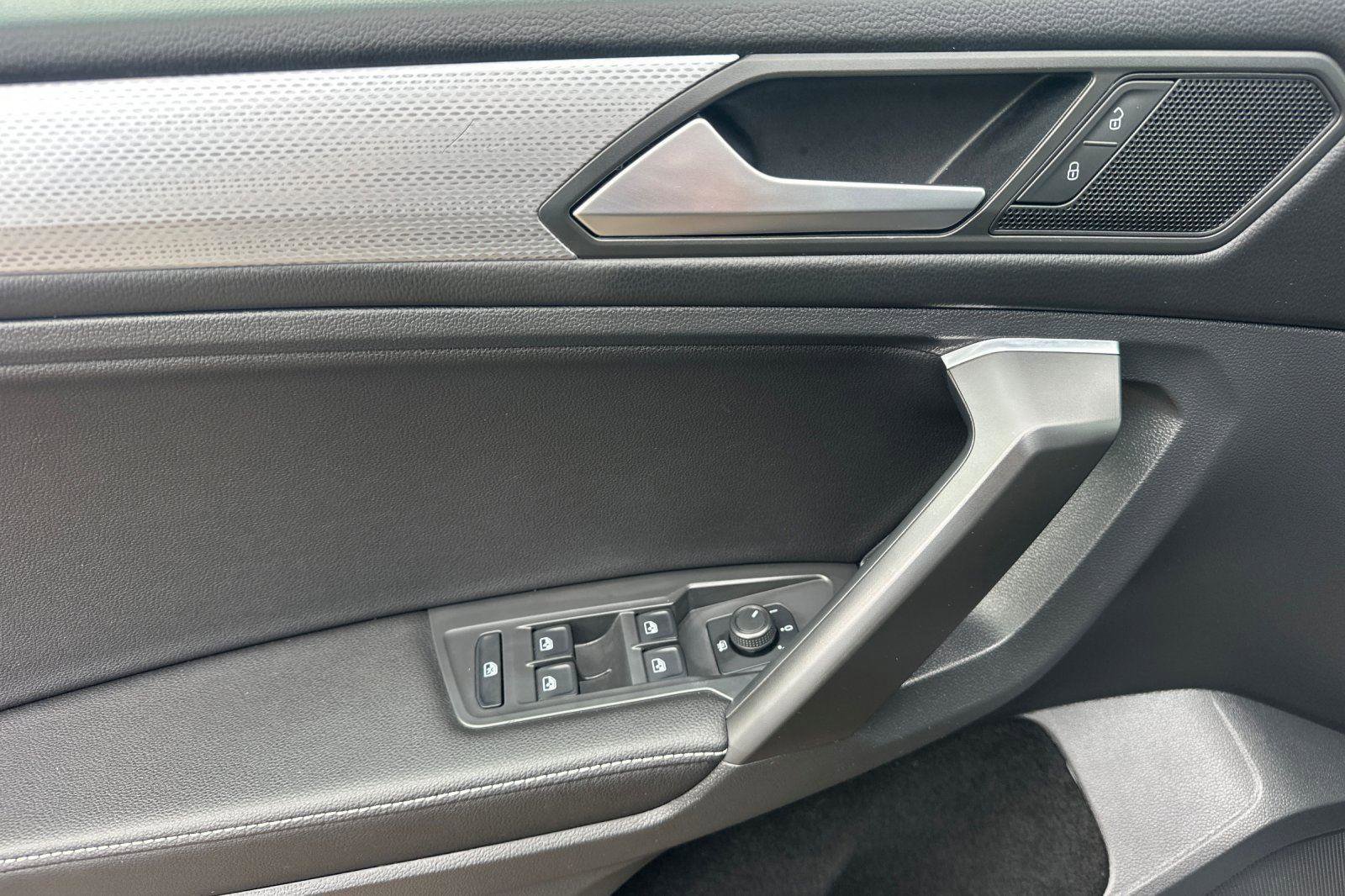 Used 2022 Volkswagen Tiguan S image 10